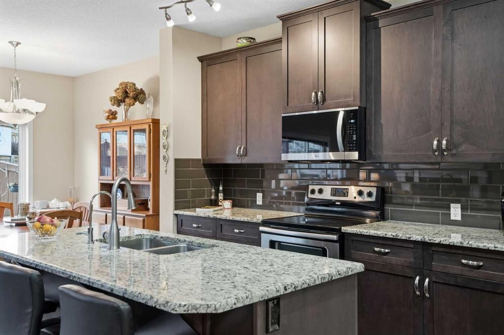 160 Sage Valley Circle Nw, Calgary, AB - Indoor Photo Showing Kitchen With Double Sink With Upgraded Kitchen