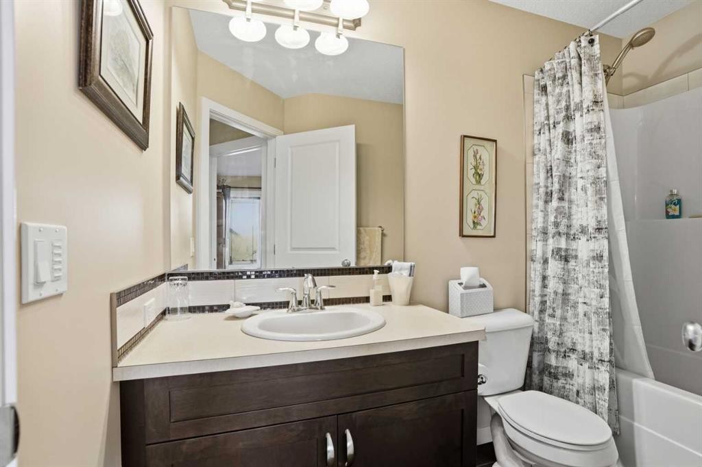 160 Sage Valley Circle Nw, Calgary, AB - Indoor Photo Showing Bathroom