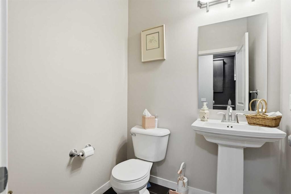 160 Sage Valley Circle Nw, Calgary, AB - Indoor Photo Showing Bathroom