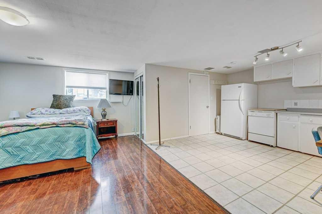 1455 Russell Road Ne, Calgary, AB - Indoor