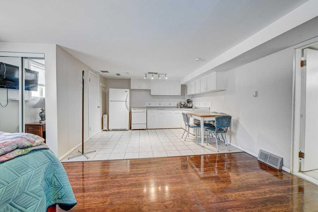 1455 Russell Road Ne, Calgary, AB - Indoor