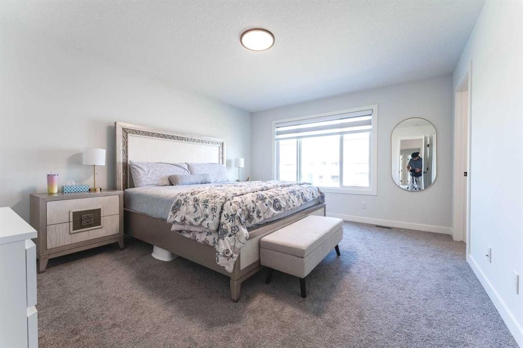 200 Lewiston Drive Ne, Calgary, AB - Indoor Photo Showing Bedroom