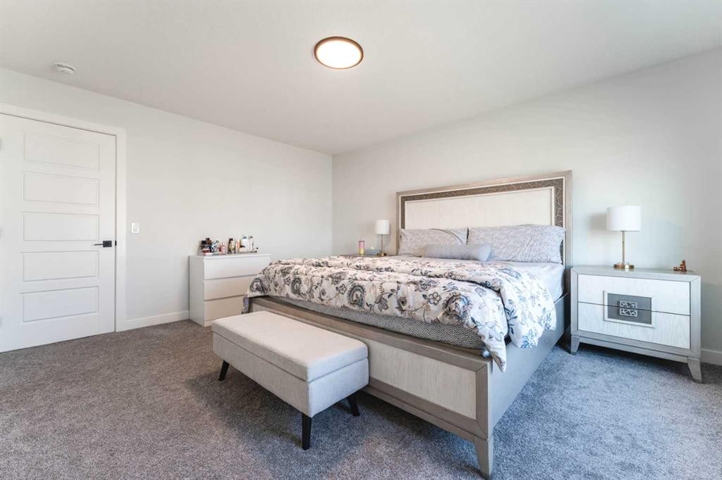 200 Lewiston Drive Ne, Calgary, AB - Indoor Photo Showing Bedroom
