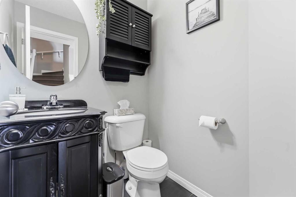 59 New Brighton Common Se, Calgary, AB - Indoor Photo Showing Bathroom
