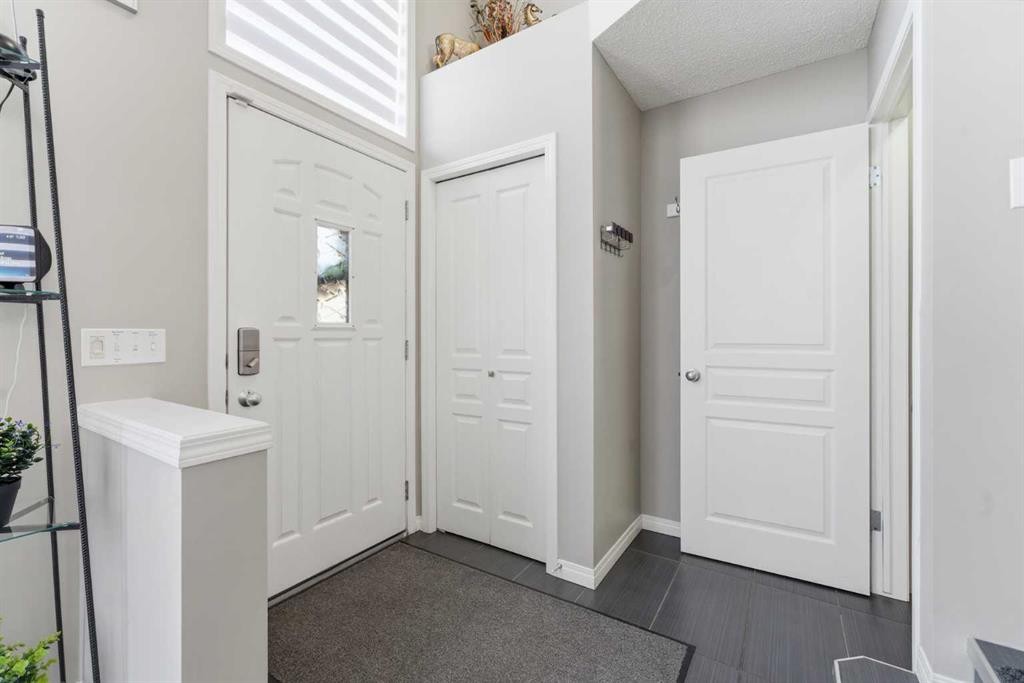 59 New Brighton Common Se, Calgary, AB - Indoor