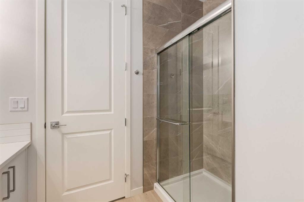 29 Marmot Passage Nw, Calgary, AB - Indoor Photo Showing Bathroom