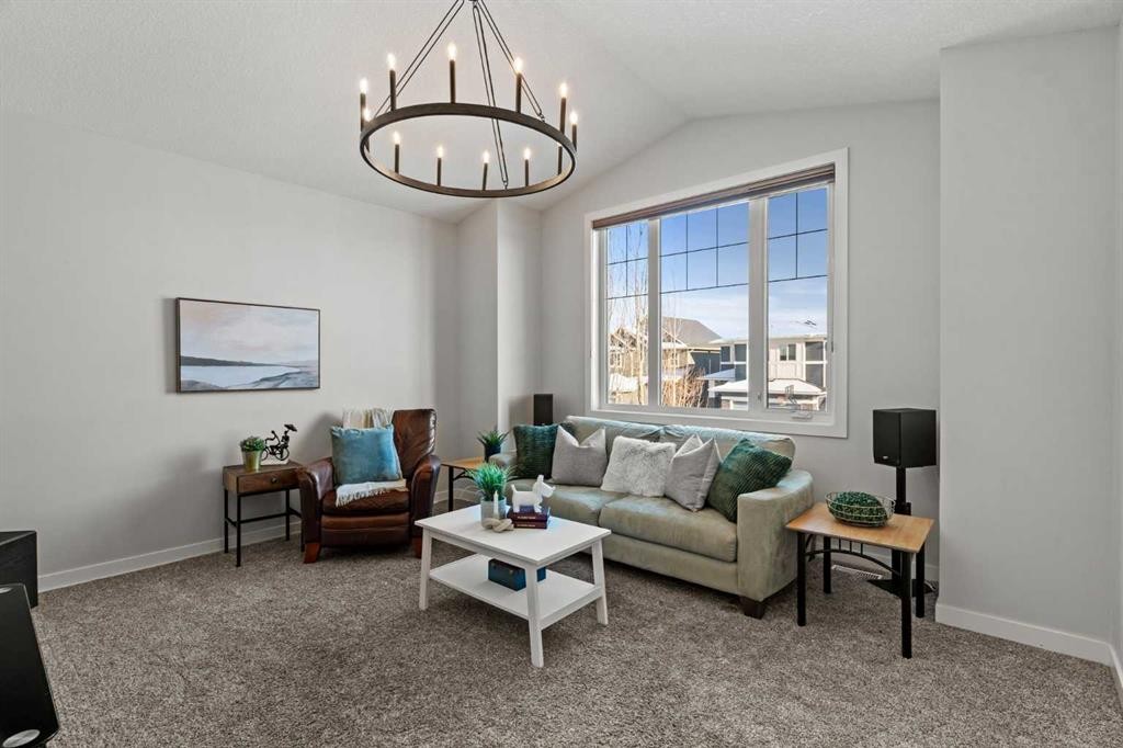 69 Ravenskirk Close Se, Airdrie, AB - Indoor Photo Showing Living Room