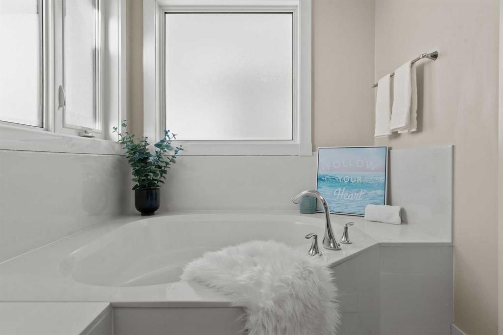 69 Ravenskirk Close Se, Airdrie, AB - Indoor