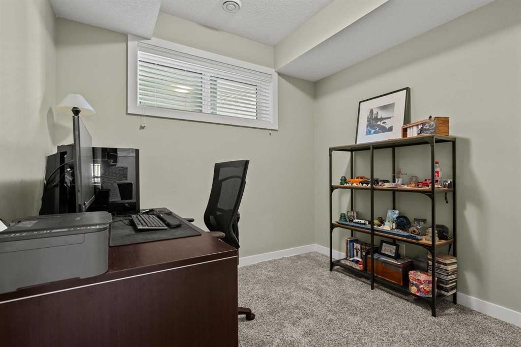 69 Ravenskirk Close Se, Airdrie, AB - Indoor Photo Showing Other Room