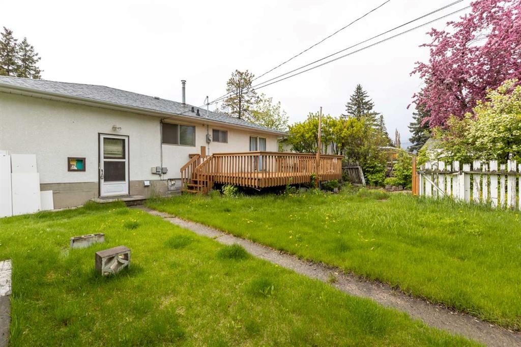 173 Gordon Drive Sw, Calgary, AB - Outdoor With Deck Patio Veranda