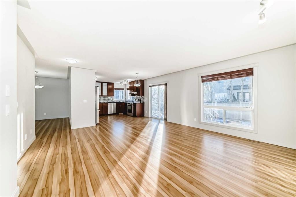 1156 Sherwood Boulevard Nw, Calgary, AB - Indoor Photo Showing Living Room