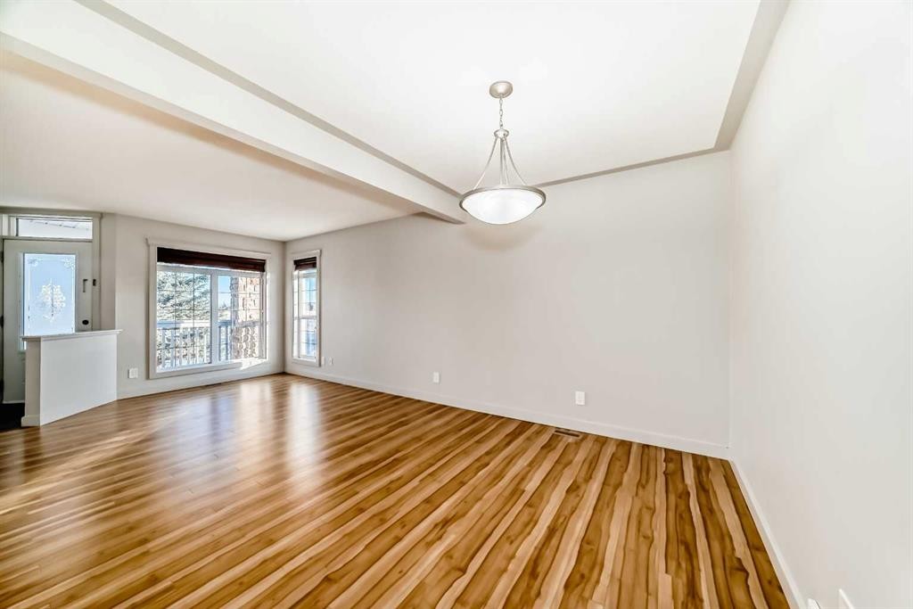 1156 Sherwood Boulevard Nw, Calgary, AB - Indoor Photo Showing Other Room