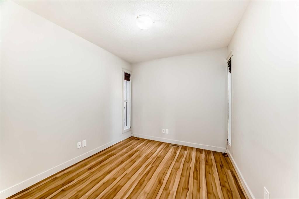 1156 Sherwood Boulevard Nw, Calgary, AB - Indoor Photo Showing Other Room
