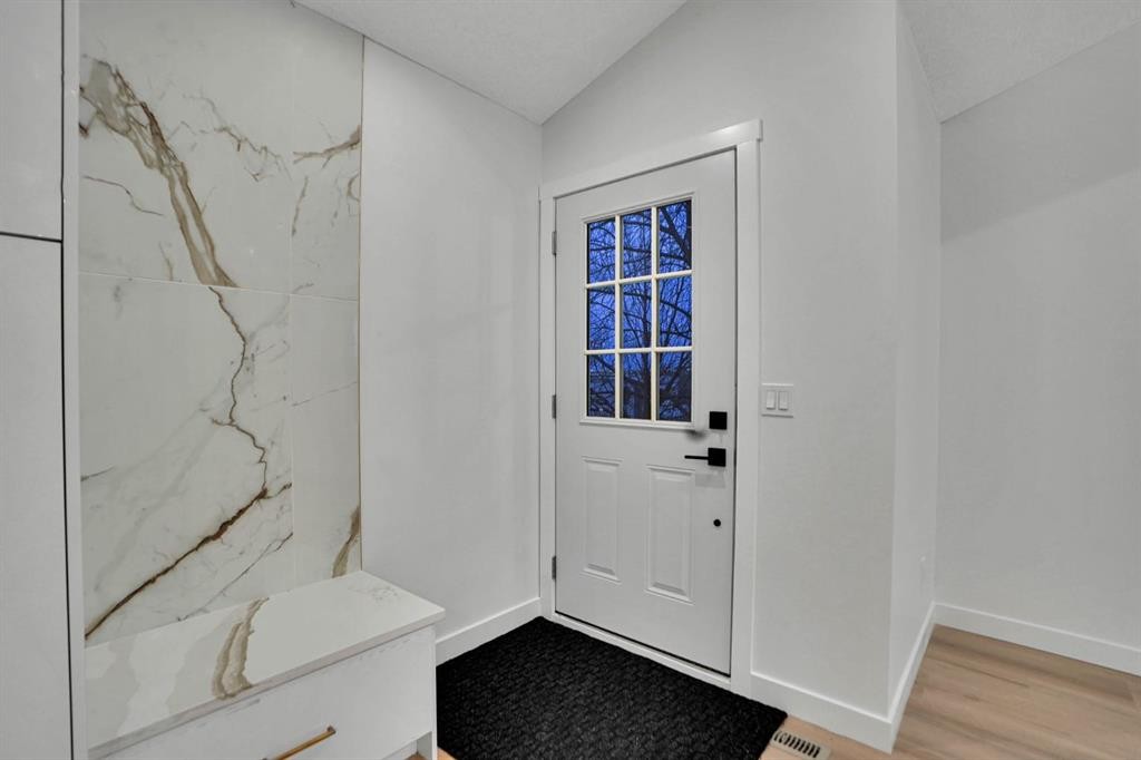 96 Covington Road Ne, Calgary, AB - Indoor Photo Showing Other Room