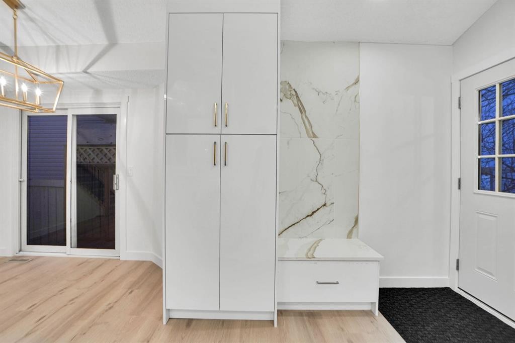 96 Covington Road Ne, Calgary, AB - Indoor Photo Showing Other Room