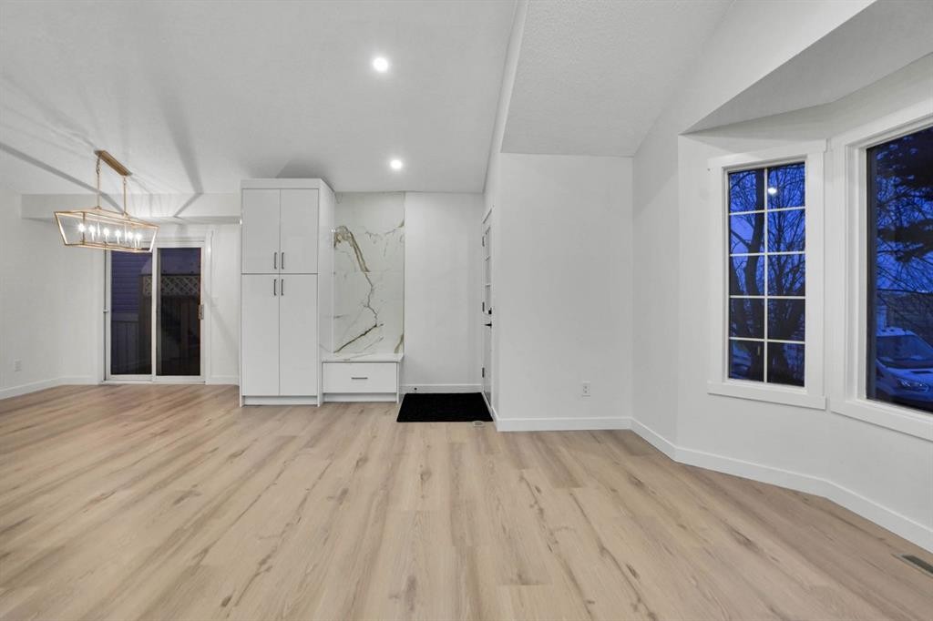96 Covington Road Ne, Calgary, AB - Indoor Photo Showing Other Room