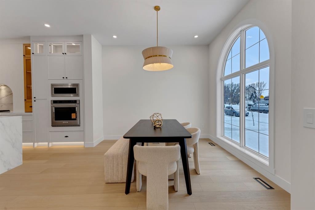 2518 20 Street Sw, Calgary, AB - Indoor Photo Showing Other Room