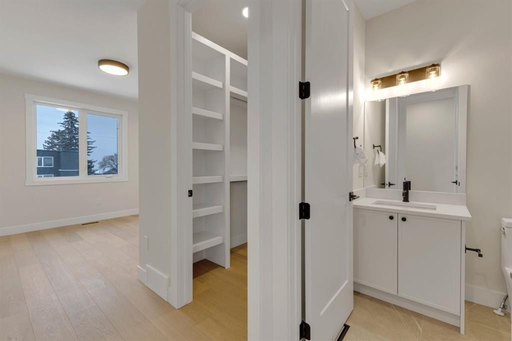 2518 20 Street Sw, Calgary, AB - Indoor