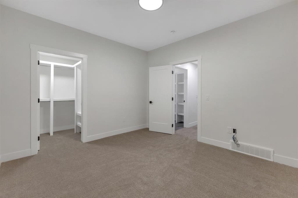 2518 20 Street Sw, Calgary, AB - Indoor Photo Showing Other Room