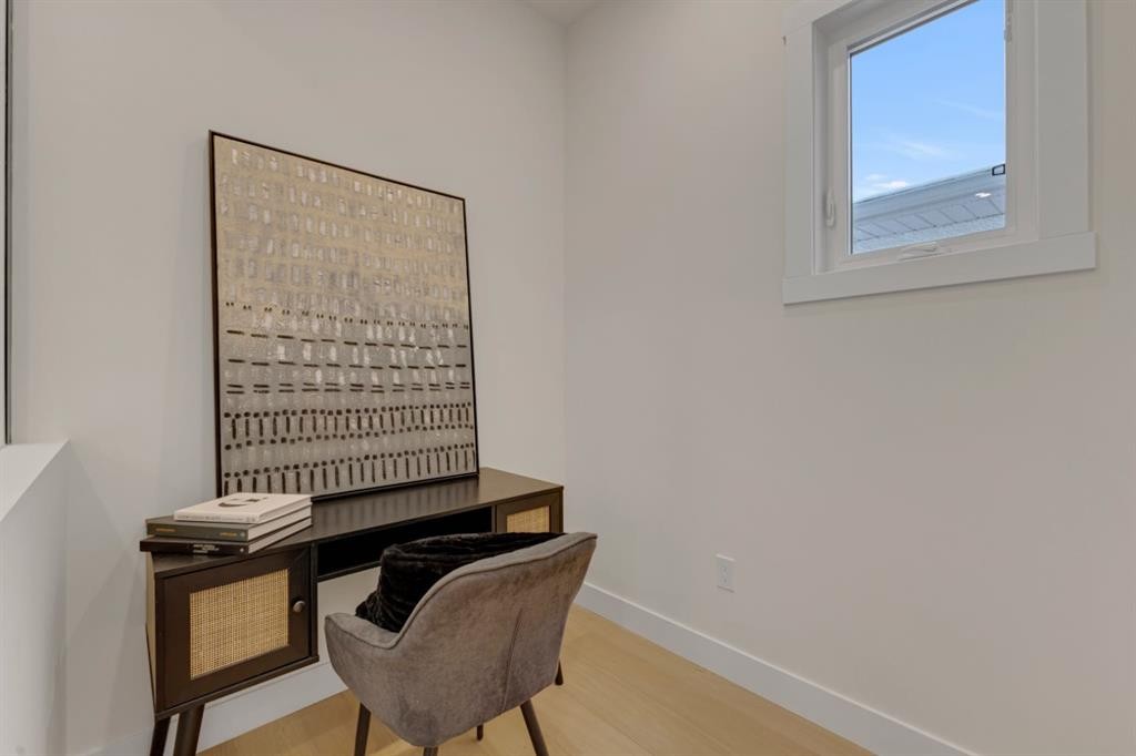 2518 20 Street Sw, Calgary, AB - Indoor