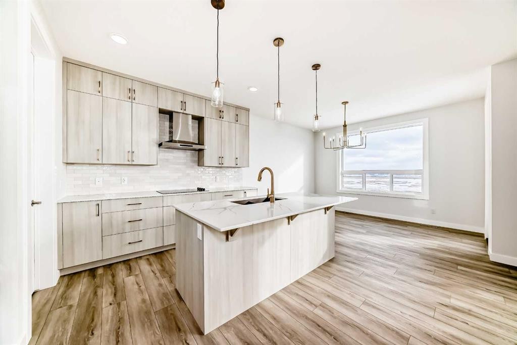 100 Corner Glen Manor Ne, Calgary, AB - Indoor Photo Showing Kitchen With Upgraded Kitchen