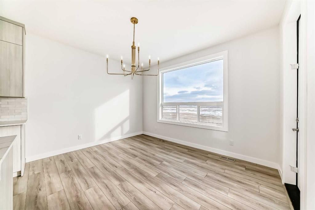 100 Corner Glen Manor Ne, Calgary, AB - Indoor Photo Showing Other Room