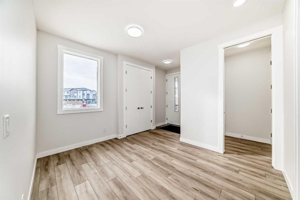 100 Corner Glen Manor Ne, Calgary, AB - Indoor Photo Showing Other Room