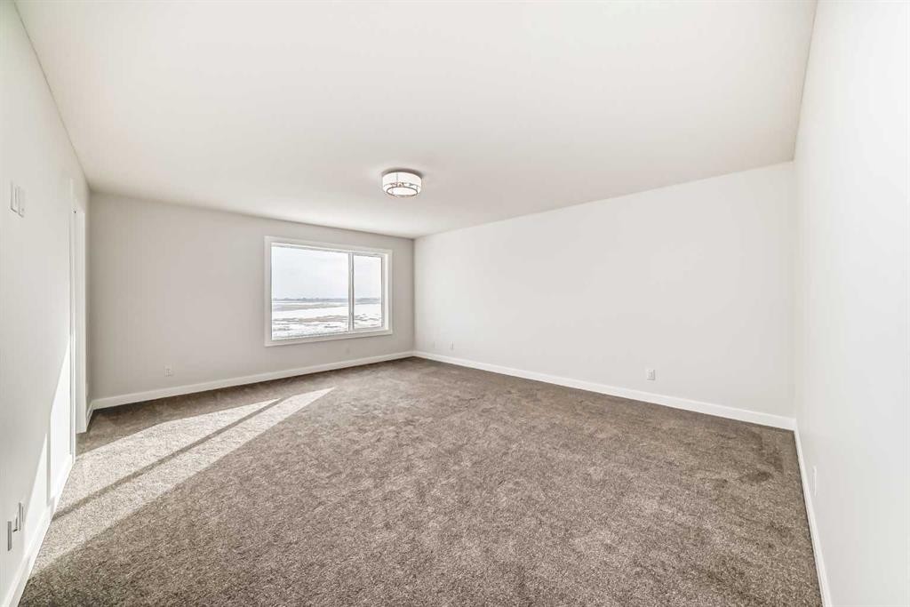 100 Corner Glen Manor Ne, Calgary, AB - Indoor Photo Showing Other Room