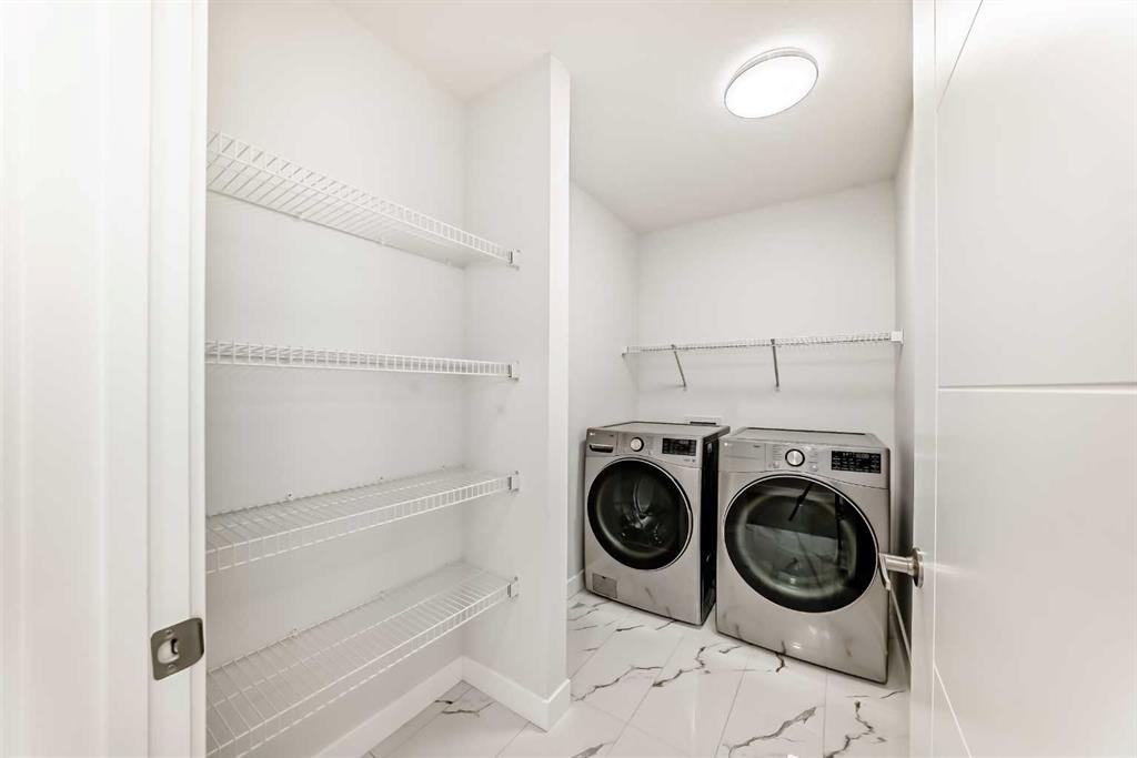 100 Corner Glen Manor Ne, Calgary, AB - Indoor Photo Showing Laundry Room