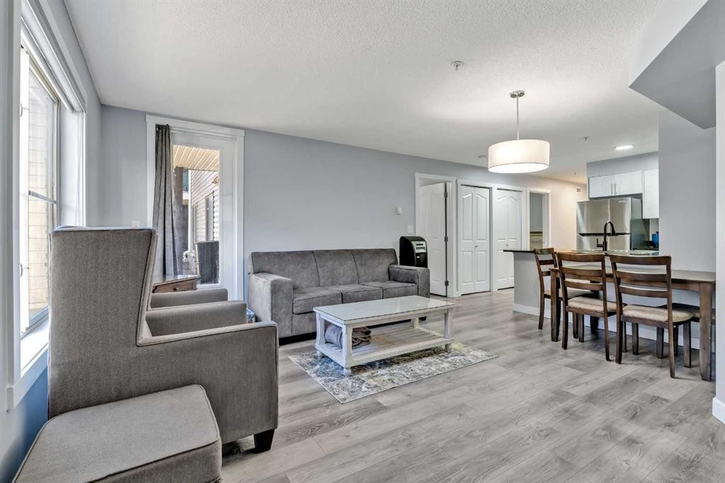 117-7130 80 Avenue Ne, Calgary, AB - Indoor