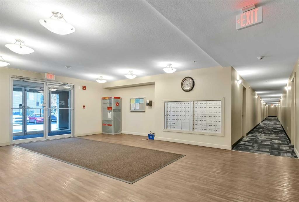 117-7130 80 Avenue Ne, Calgary, AB - Indoor Photo Showing Other Room