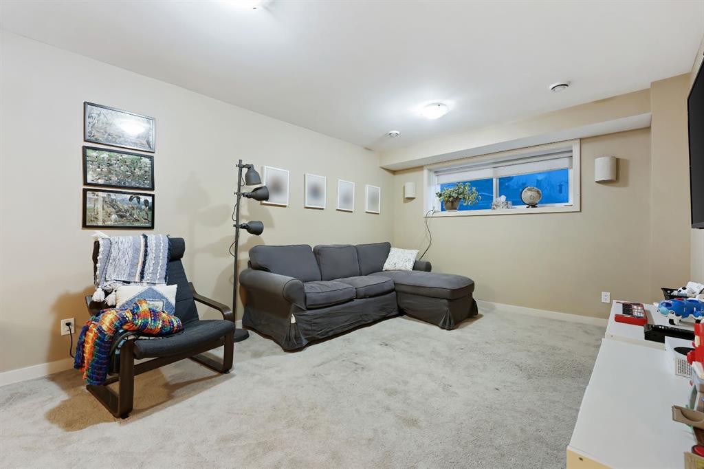 256 Lysander Place Se, Calgary, AB - Indoor