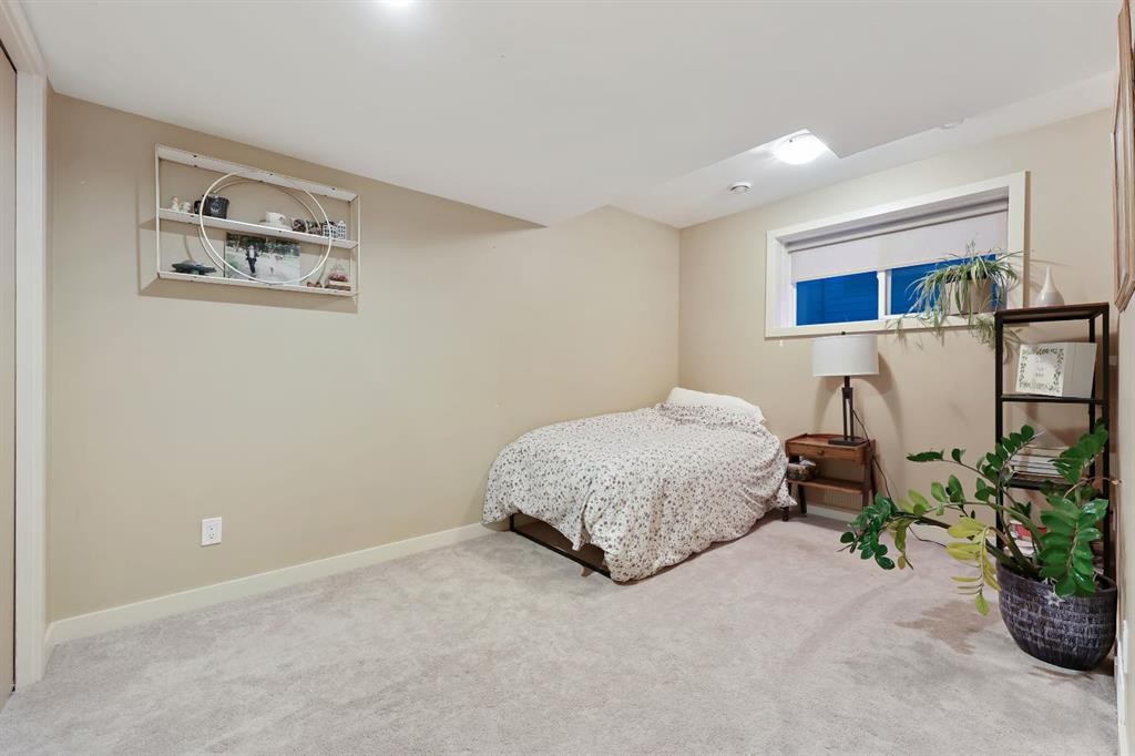 256 Lysander Place Se, Calgary, AB - Indoor Photo Showing Bedroom
