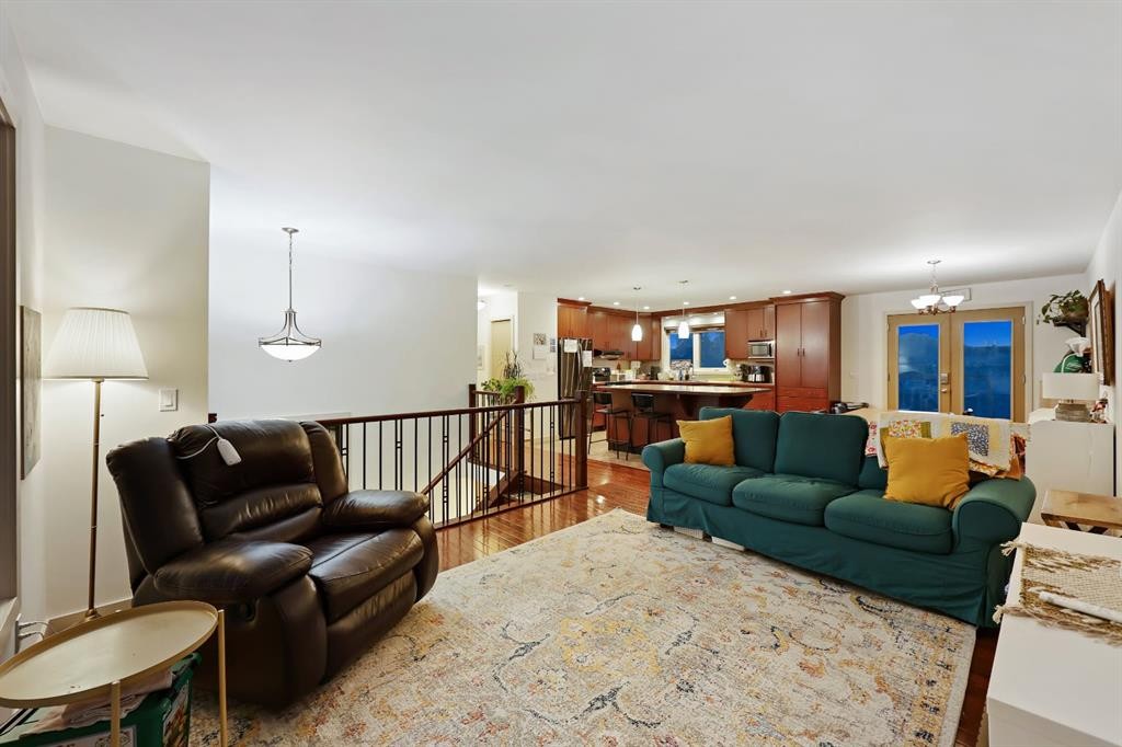 256 Lysander Place Se, Calgary, AB - Indoor Photo Showing Living Room