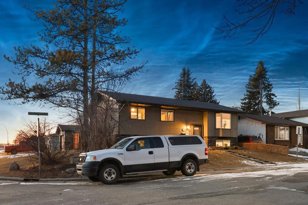 256 Lysander Place Se, Calgary, AB - Outdoor