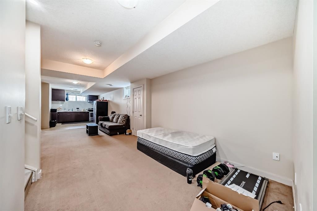 226 Saddlebrook Circle Ne, Calgary, AB - Indoor Photo Showing Other Room