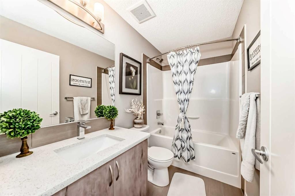 309 Nolanlake Villas Nw, Calgary, AB - Indoor Photo Showing Bathroom