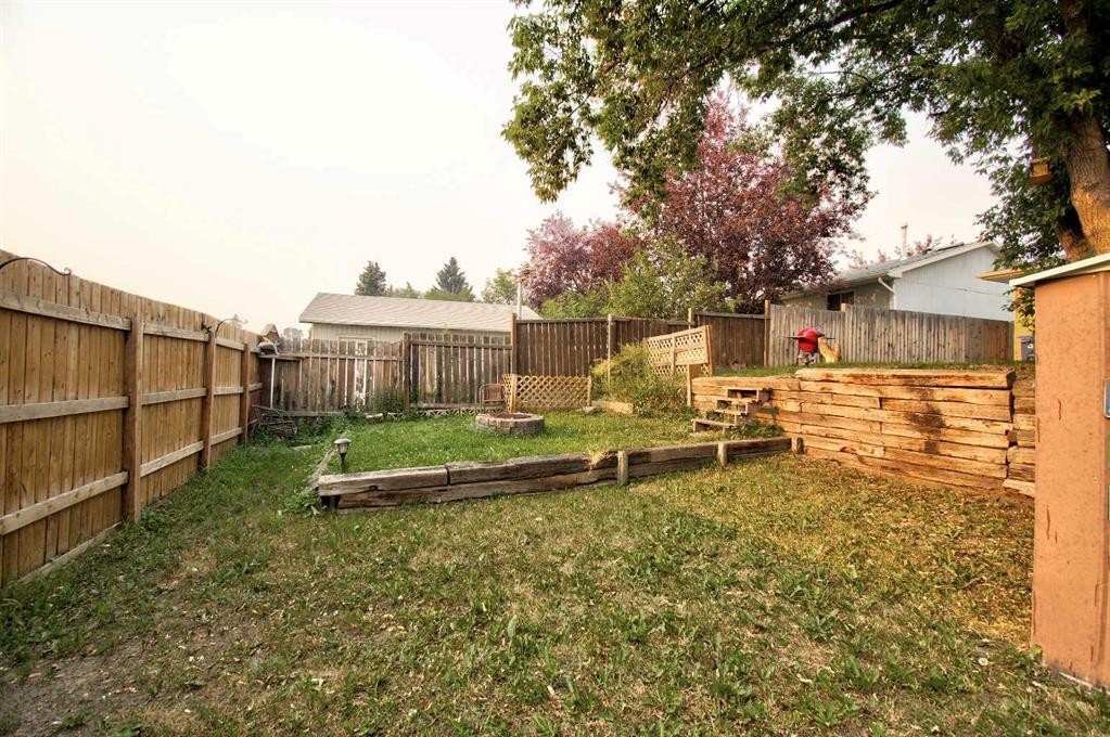 95 Falton Way Ne, Calgary, AB - Outdoor