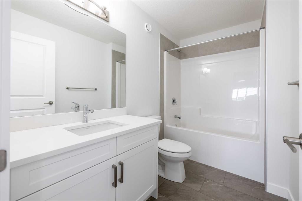 63 Amber View, Balzac, AB - Indoor Photo Showing Bathroom