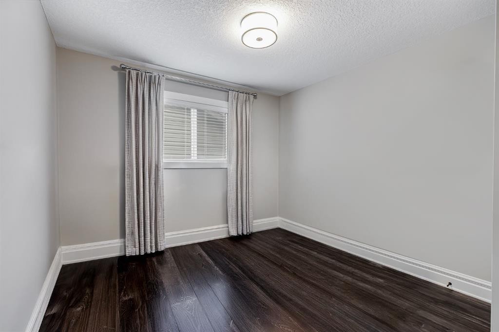 278 Legacy View Se, Calgary, AB - Indoor Photo Showing Other Room