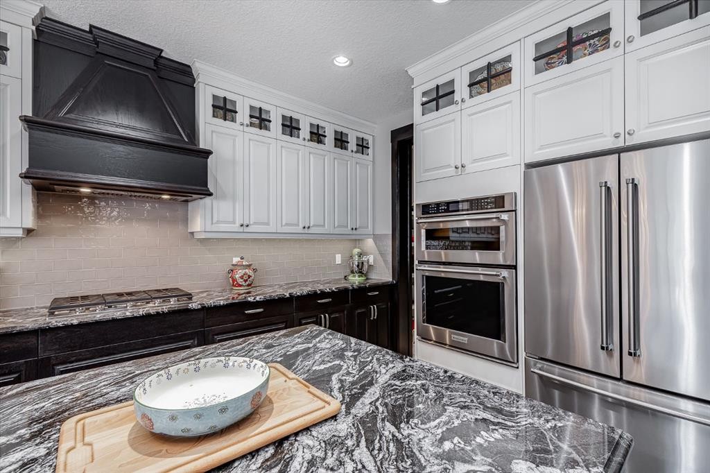 278 Legacy View Se, Calgary, AB - Indoor Photo Showing Kitchen With Upgraded Kitchen