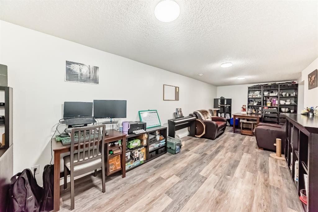 176 Hendon Drive Nw, Calgary, AB - Indoor