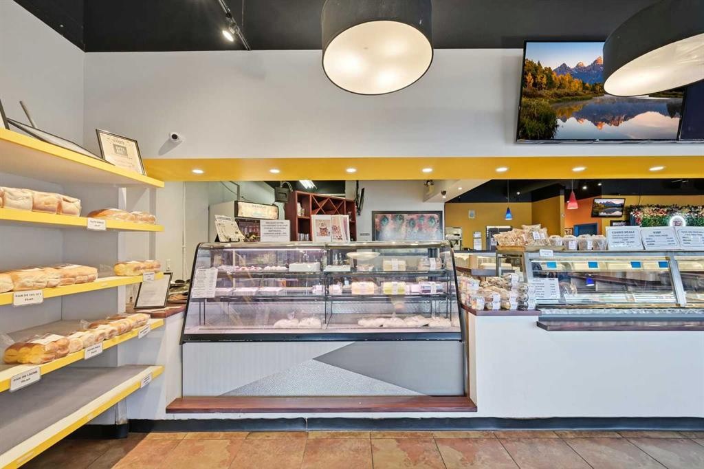 3223 17 Avenue Se, Calgary, AB