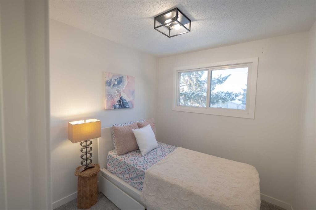 6223 Penedo Way Se, Calgary, AB - Indoor Photo Showing Bedroom