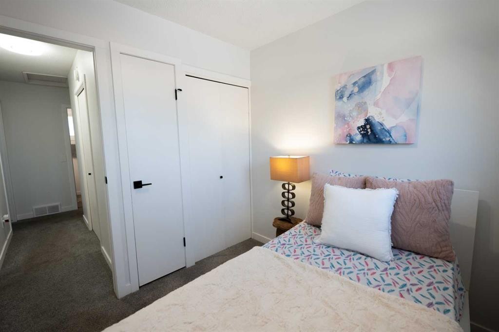 6223 Penedo Way Se, Calgary, AB - Indoor Photo Showing Bedroom