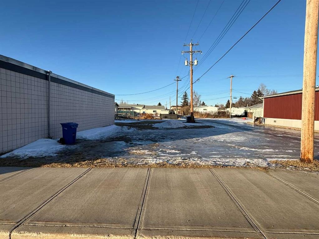 2002 20 Avenue, Bowden, AB