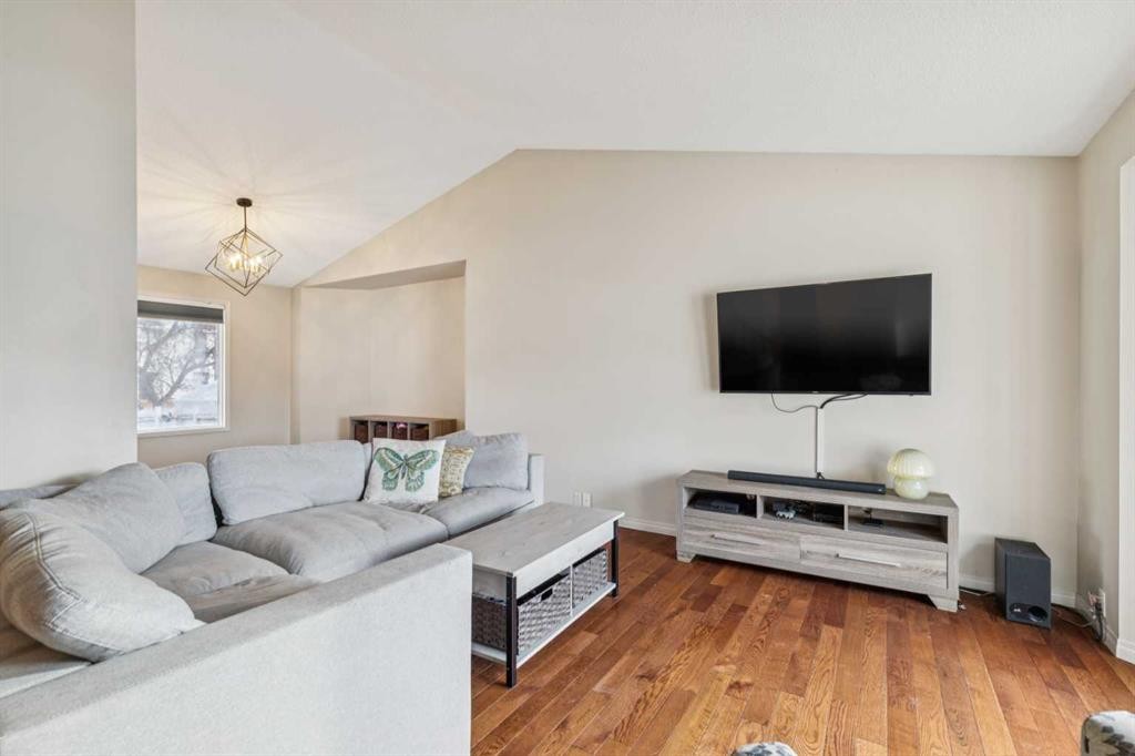 124 Woodmark Crescent Sw, Calgary, AB - Indoor Photo Showing Living Room