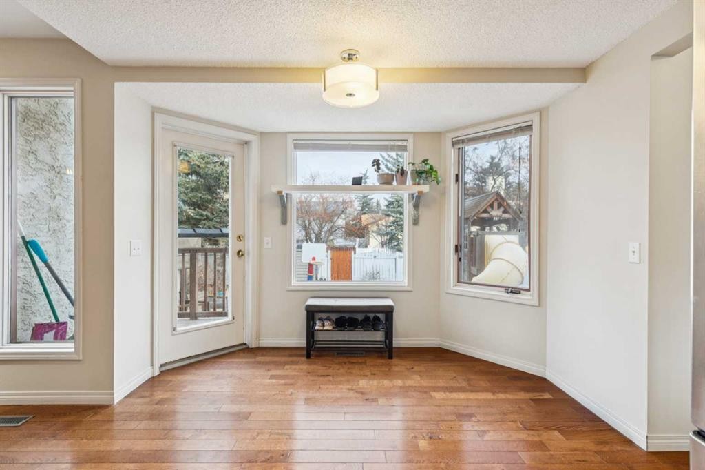 124 Woodmark Crescent Sw, Calgary, AB - Indoor