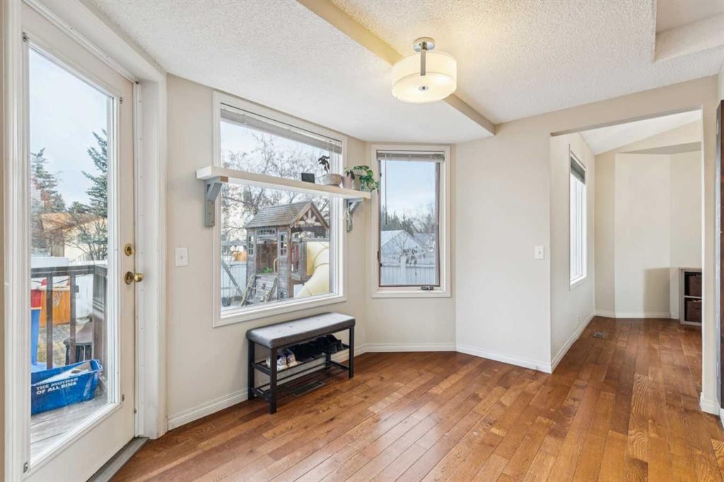 124 Woodmark Crescent Sw, Calgary, AB - Indoor Photo Showing Other Room