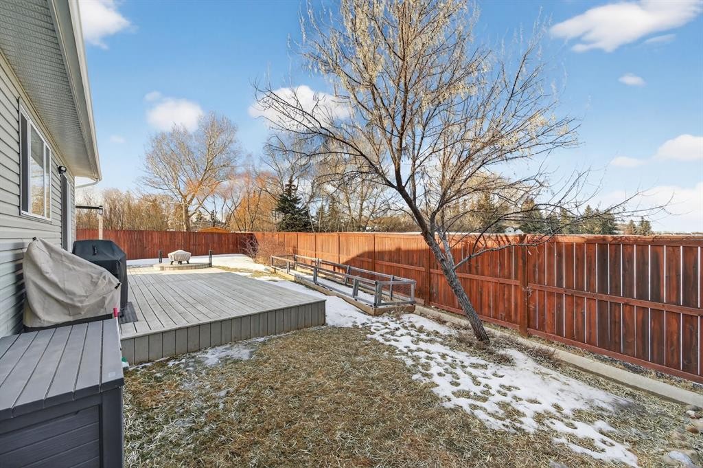 26 Mackenzie Way, Carstairs, AB - Outdoor